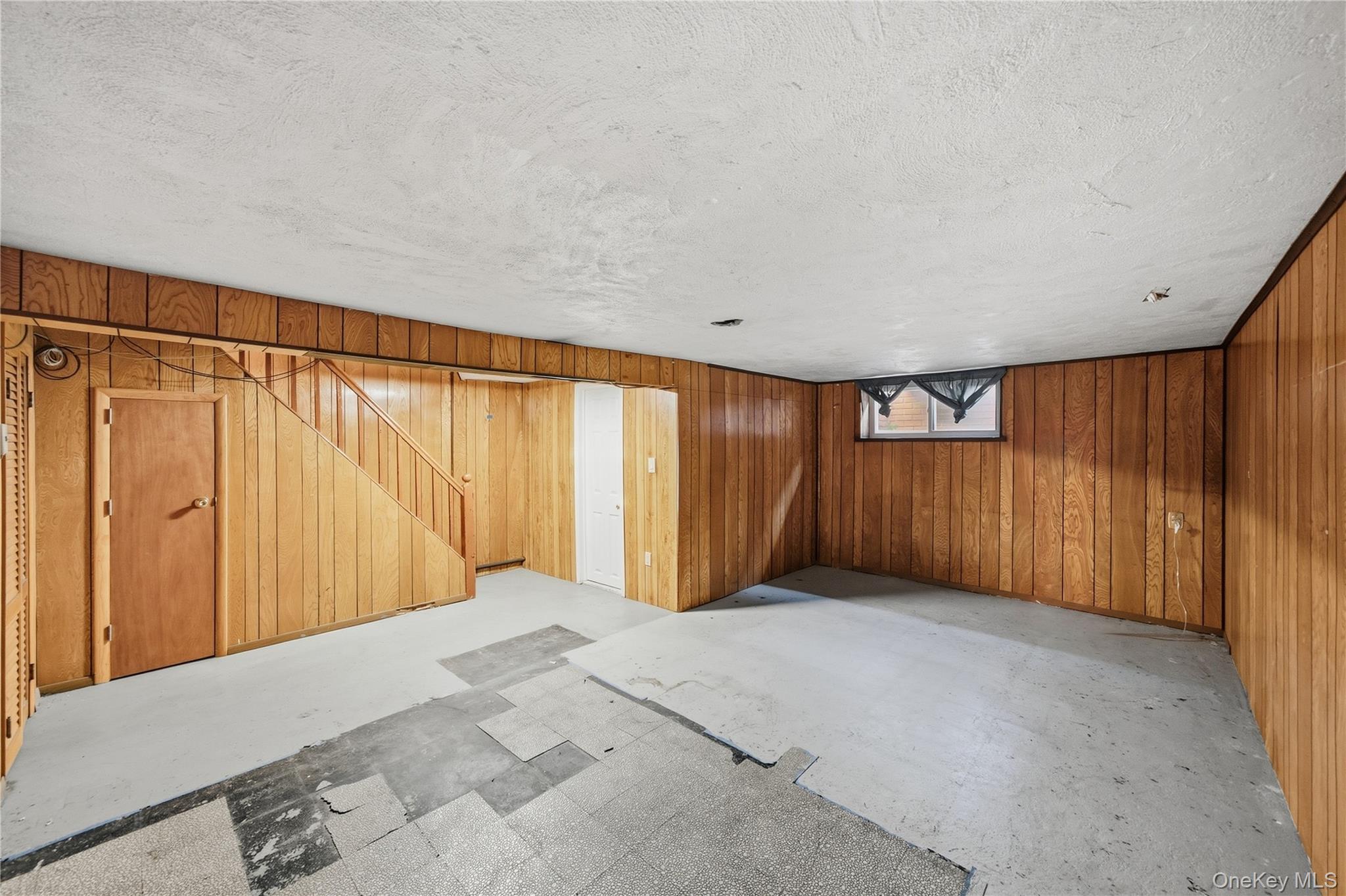 61-17 81st Street Property Photo 14