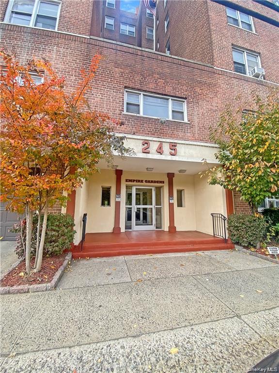 245 Bronx River Road 8c Property Photo 1