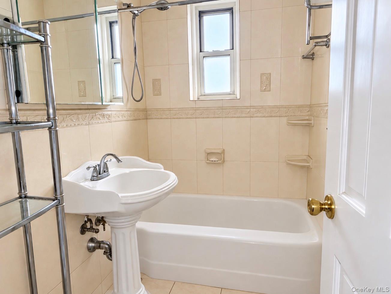 245 Bronx River Road 8c Property Photo 12