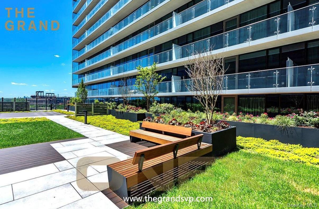 131-01 40th Road Ph3d Property Photo 2
