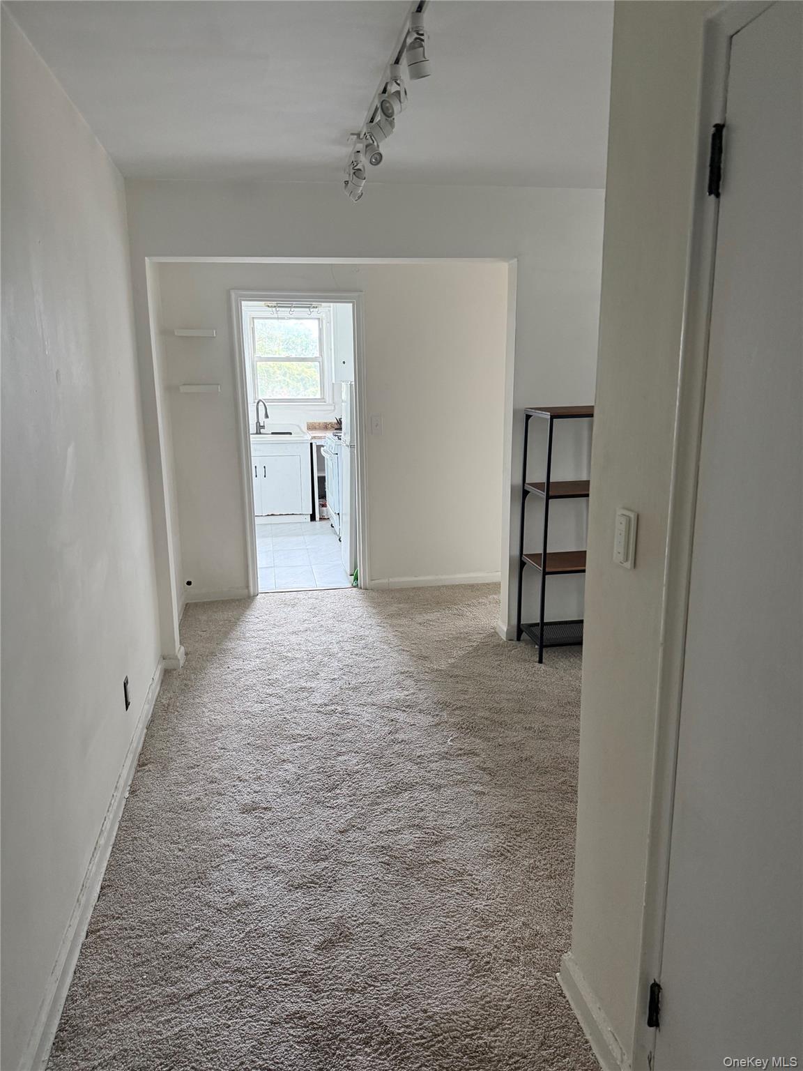 33 E Grand Street C3c Property Photo 3