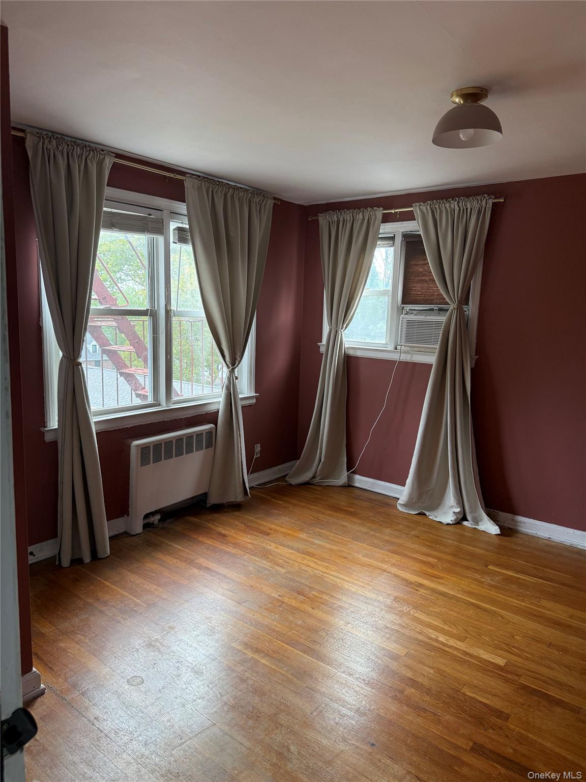 33 E Grand Street C3c Property Photo 11