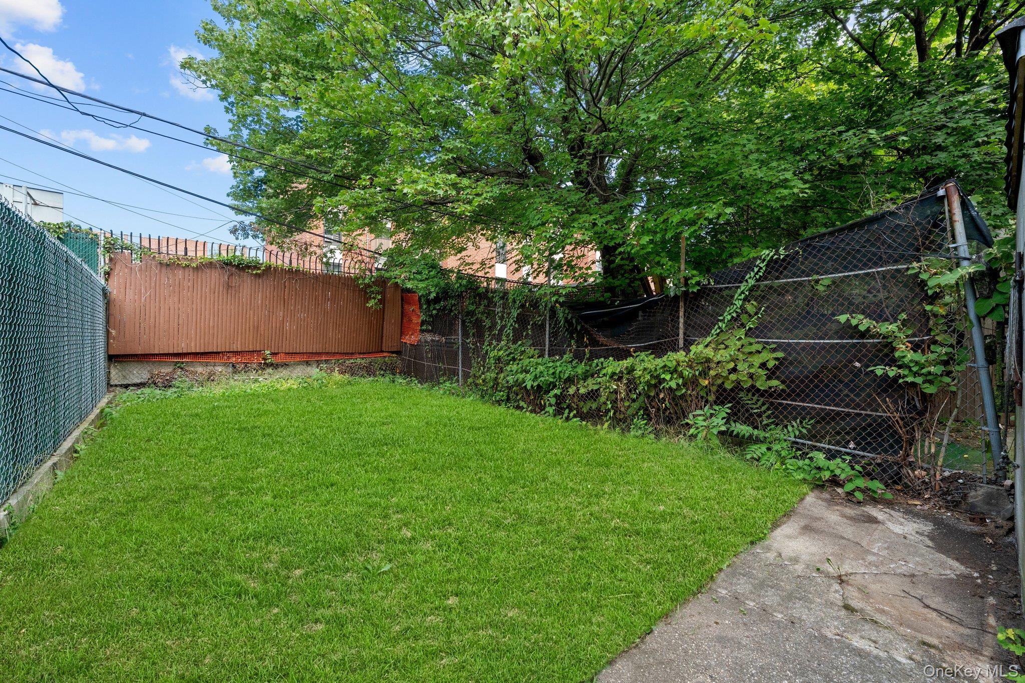 367 Quincy Street Property Photo 23