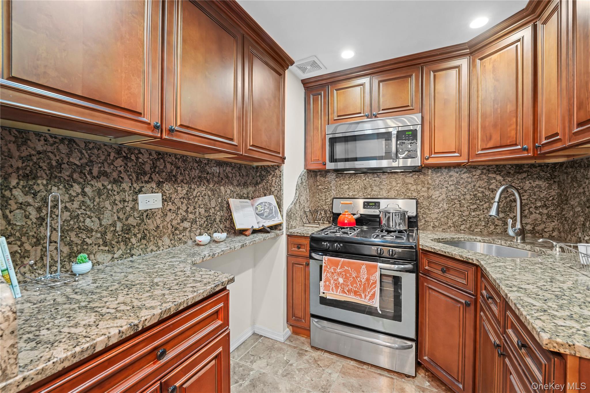 81-11 45th Avenue 3v Property Photo 4
