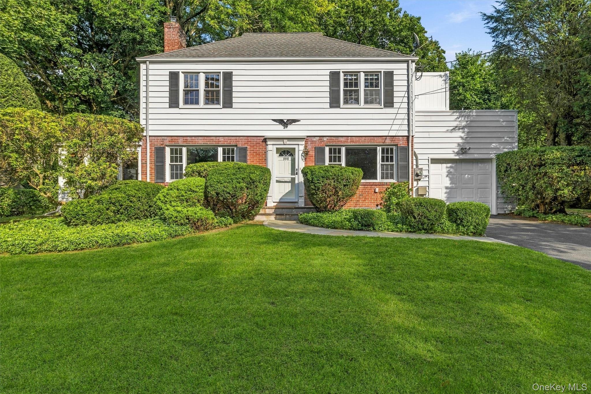 999 Knollwood Road Property Photo 1