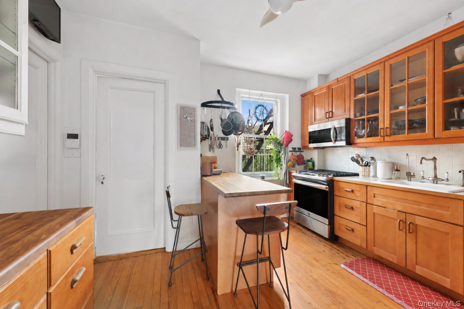 525 W 238th Street 3a Property Photo 5