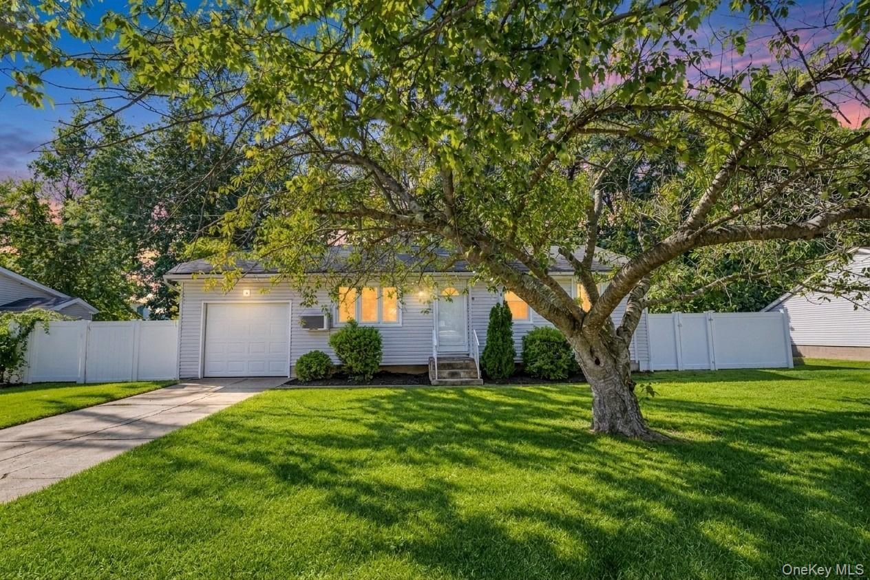 8 Norwalk Lane Property Photo 2