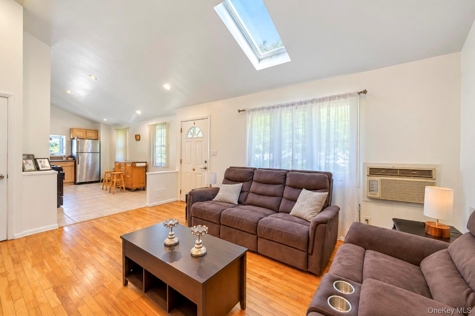 8 Norwalk Lane Property Photo 4
