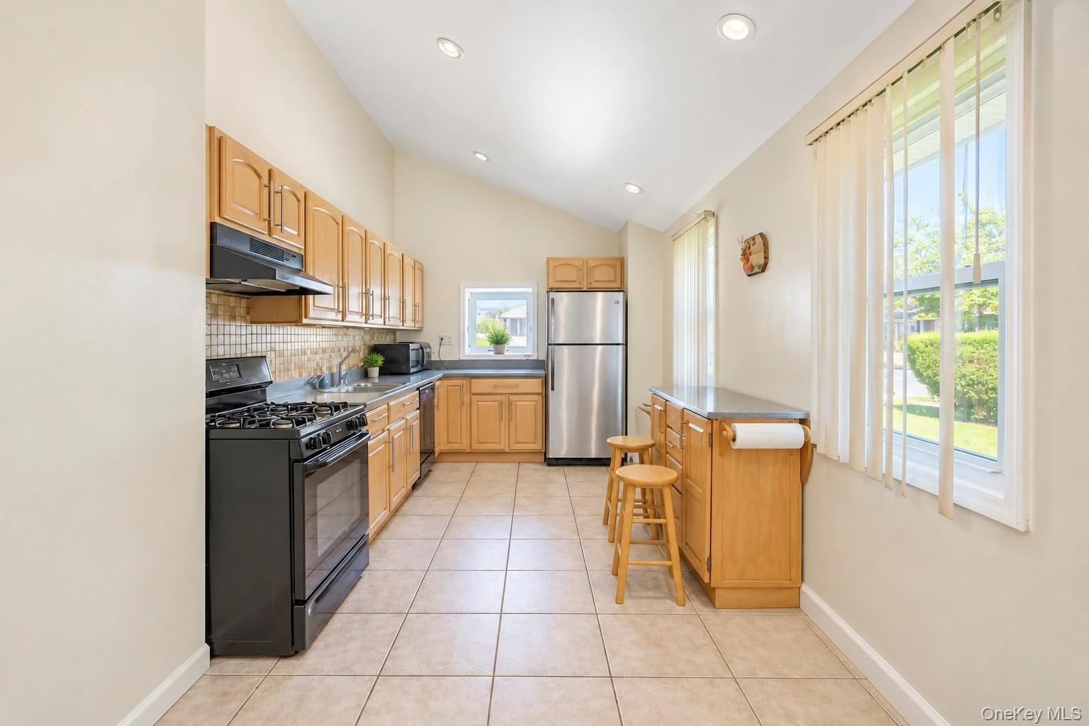 8 Norwalk Lane Property Photo 7