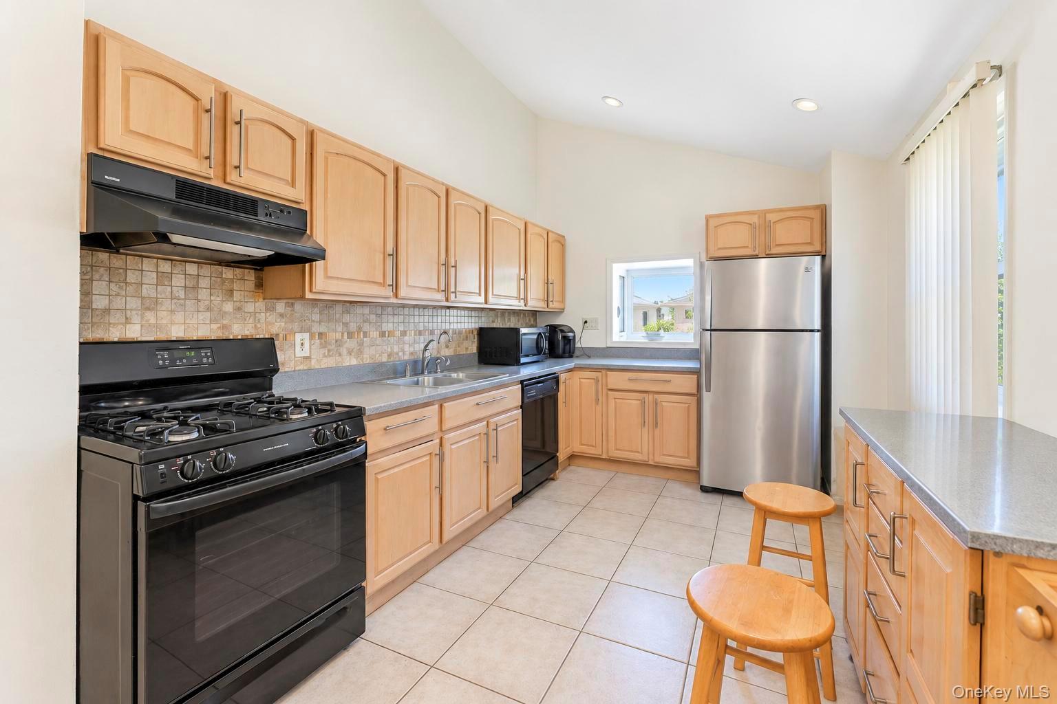 8 Norwalk Lane Property Photo 8