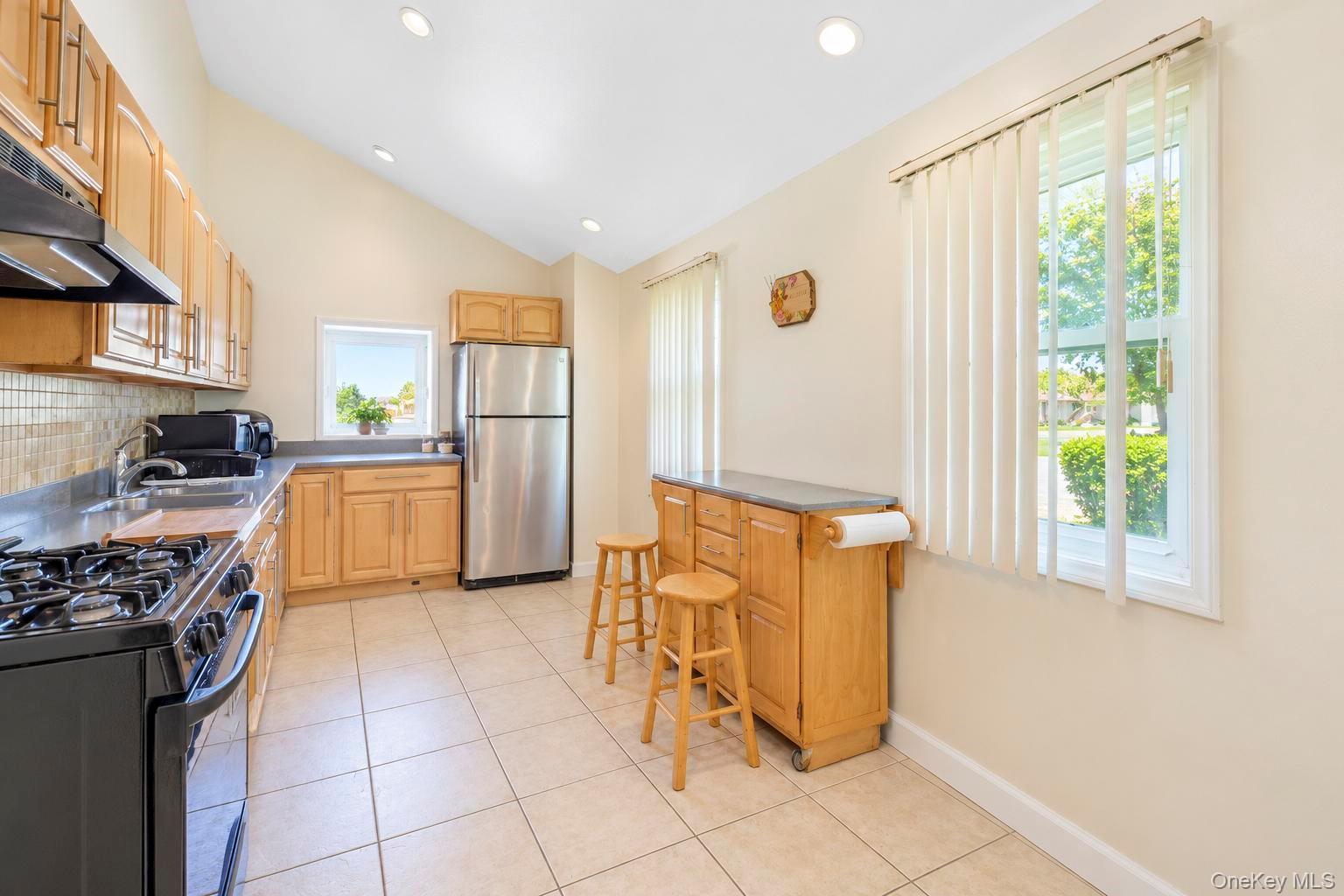 8 Norwalk Lane Property Photo 9