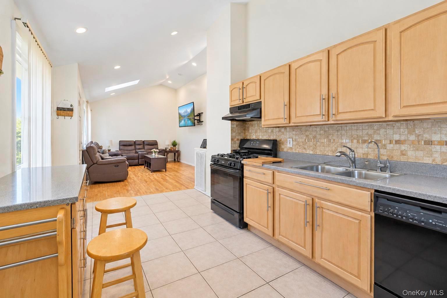 8 Norwalk Lane Property Photo 10