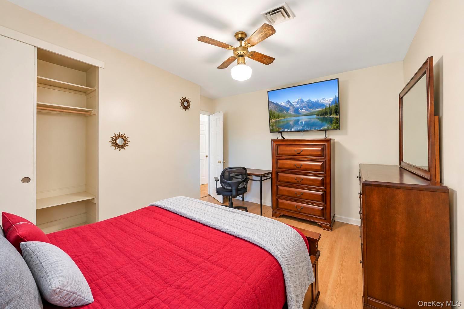 8 Norwalk Lane Property Photo 16