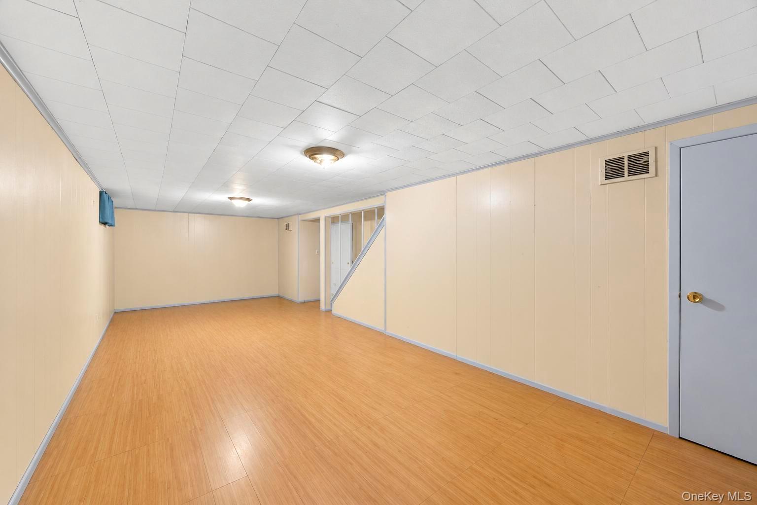 8 Norwalk Lane Property Photo 23