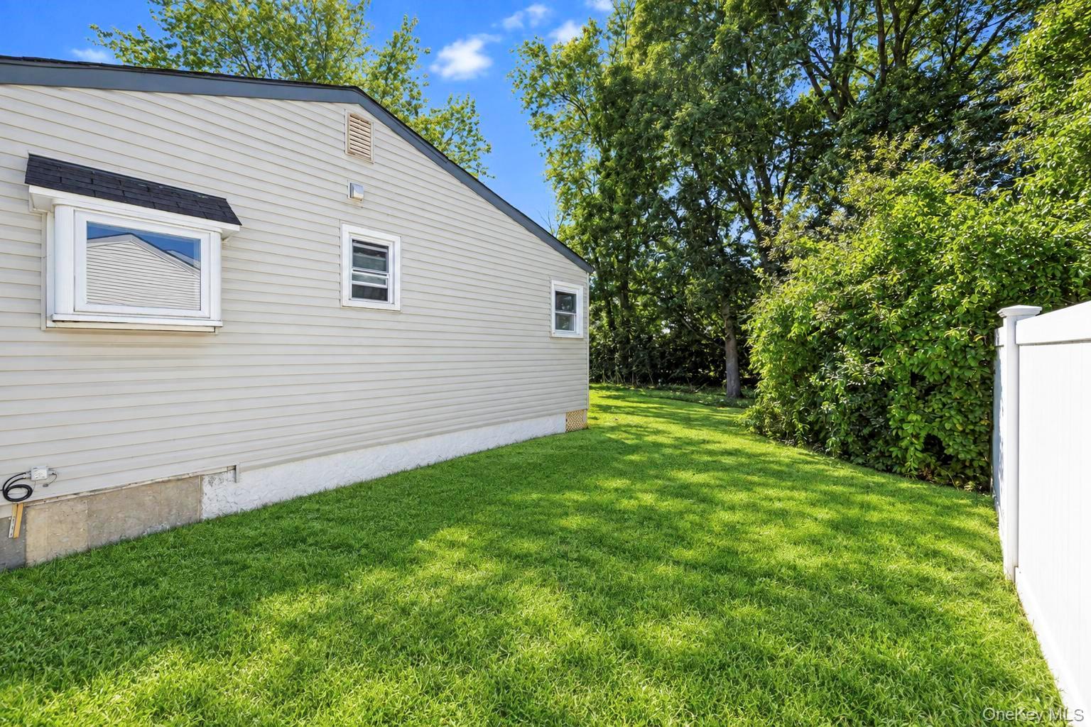 8 Norwalk Lane Property Photo 28