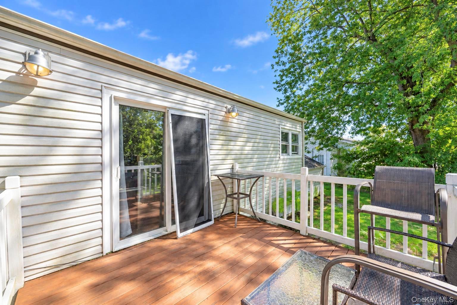 8 Norwalk Lane Property Photo 32