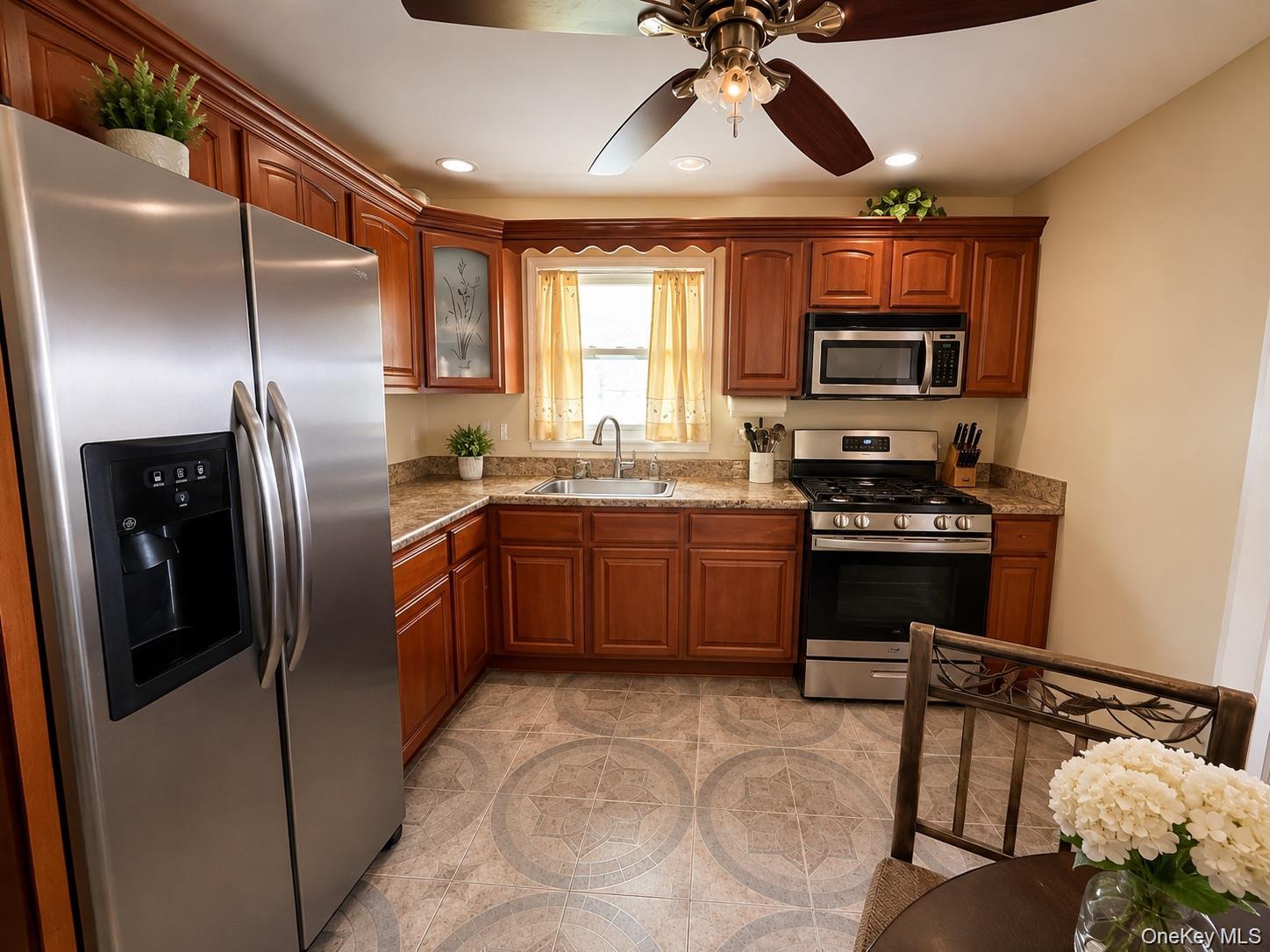 14214 222nd Street Property Photo 2
