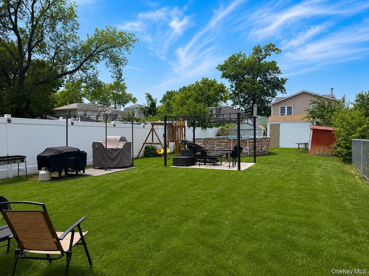 14214 222nd Street Property Photo 3