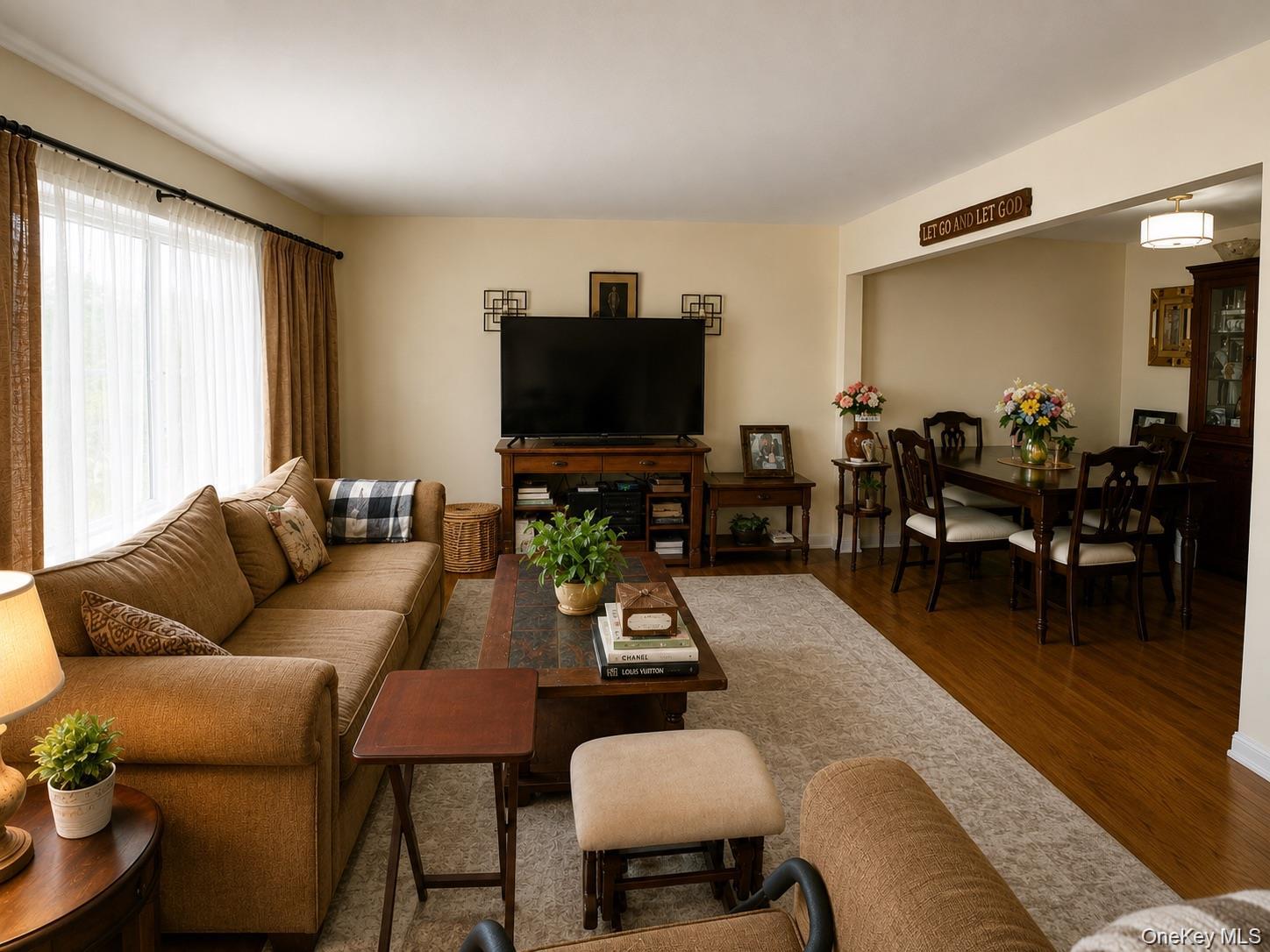 14214 222nd Street Property Photo 8