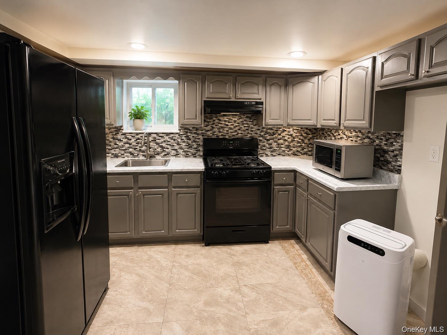 14214 222nd Street Property Photo 9