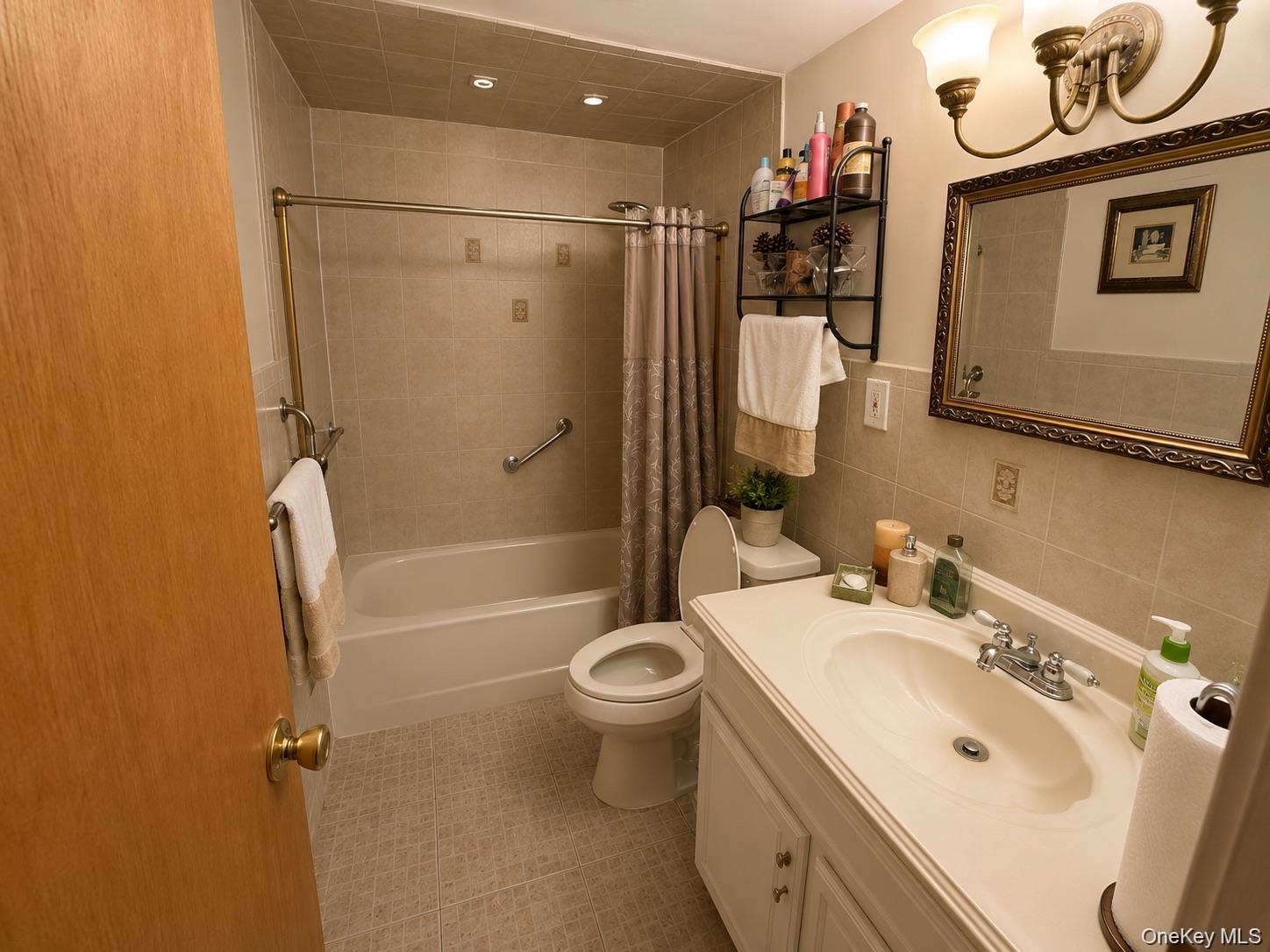 14214 222nd Street Property Photo 12
