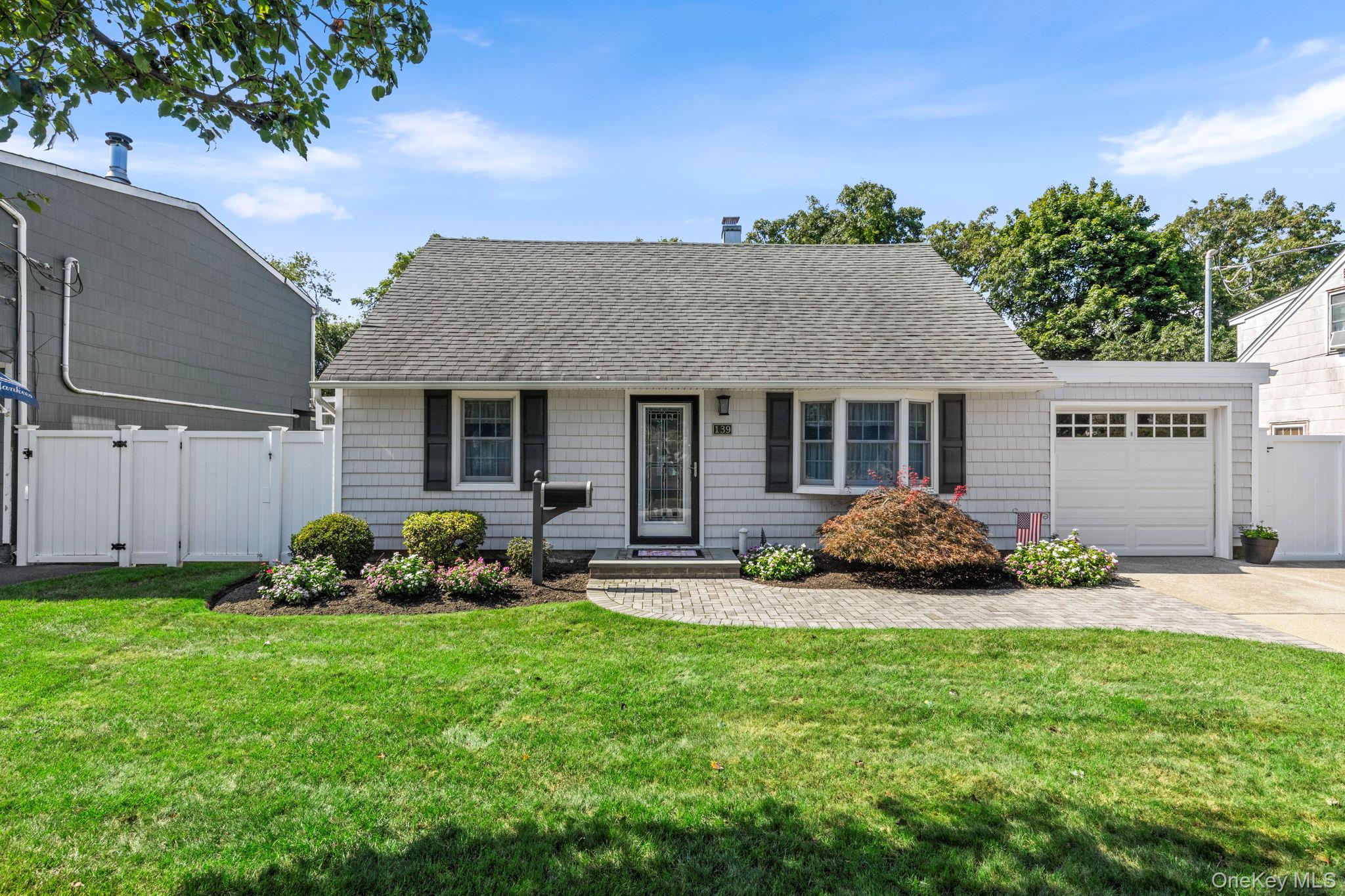 139 Arlyn Drive Property Photo 1