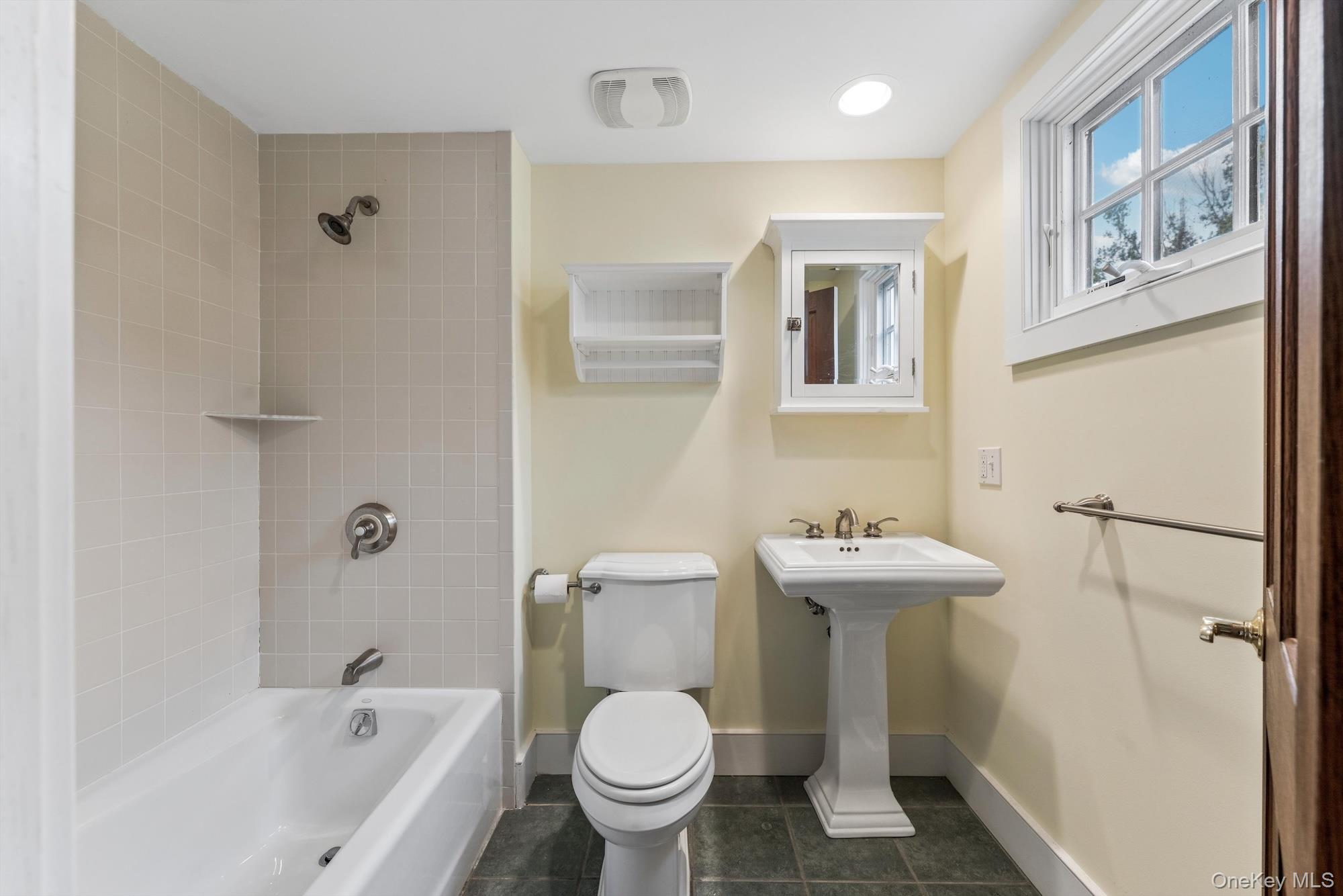 25105 Main Road Property Photo 12