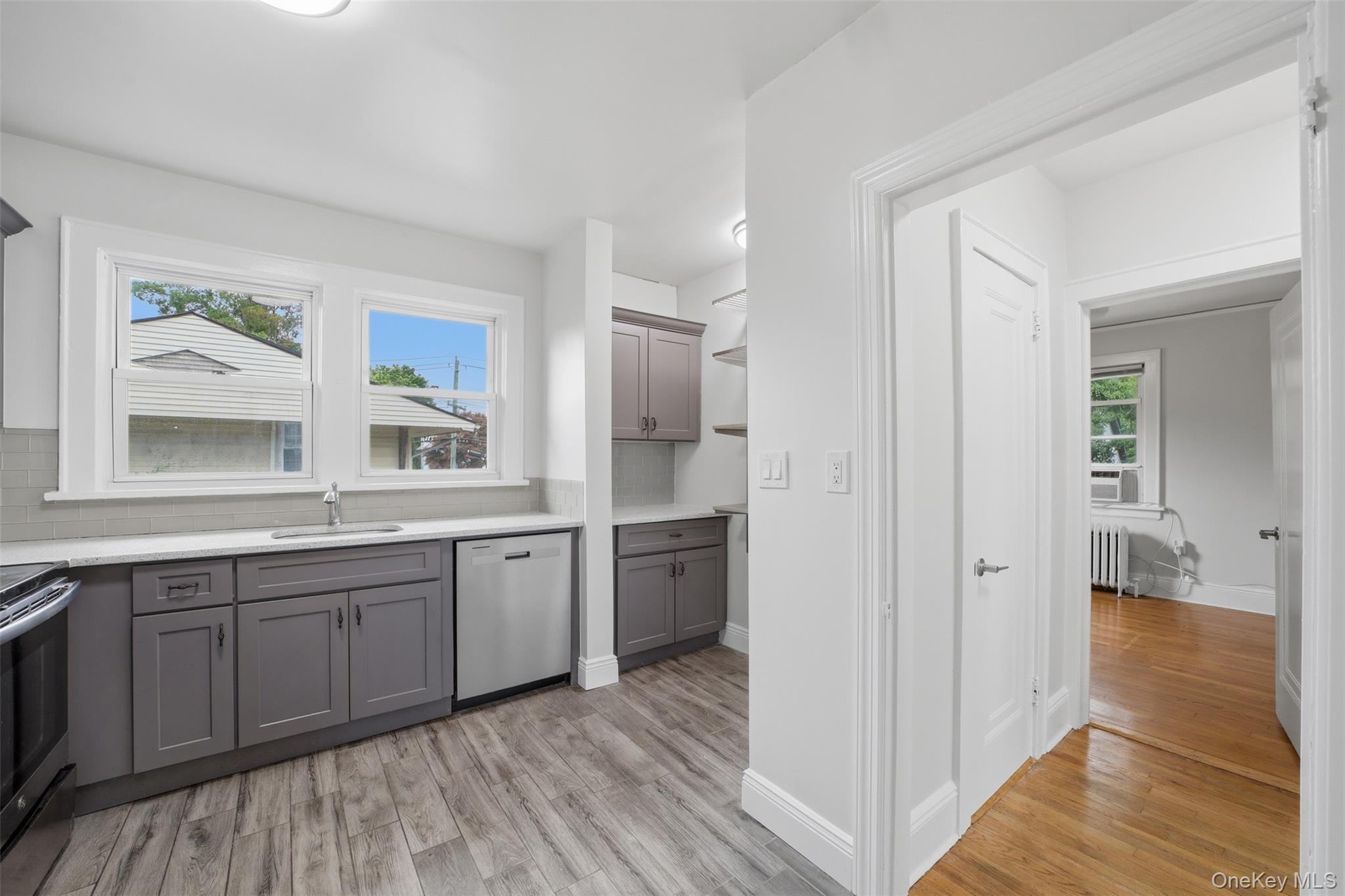 47-49 Sylvan Place Property Photo 4