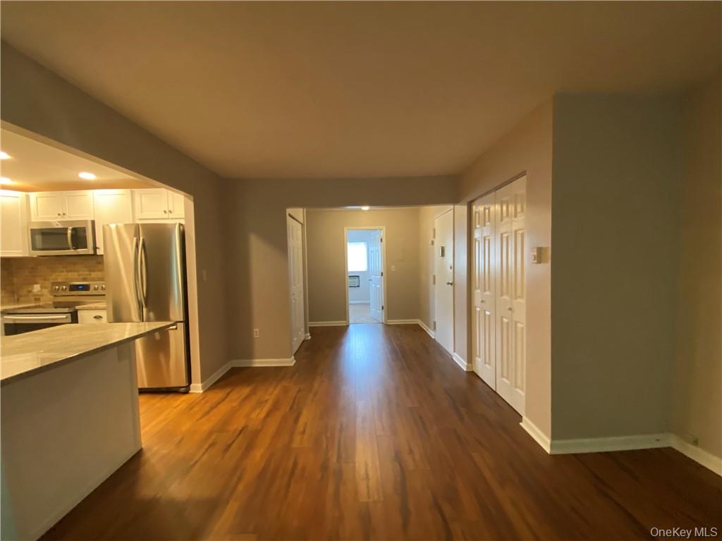 11 Scarborough Lane B Property Photo 13
