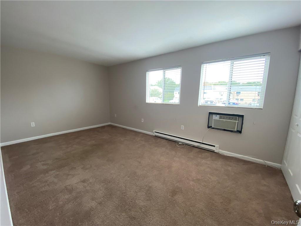 11 Scarborough Lane B Property Photo 16
