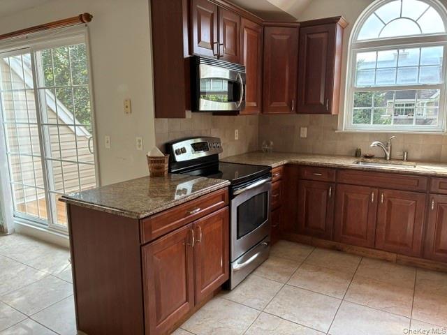 154 Christine Drive Property Photo 5