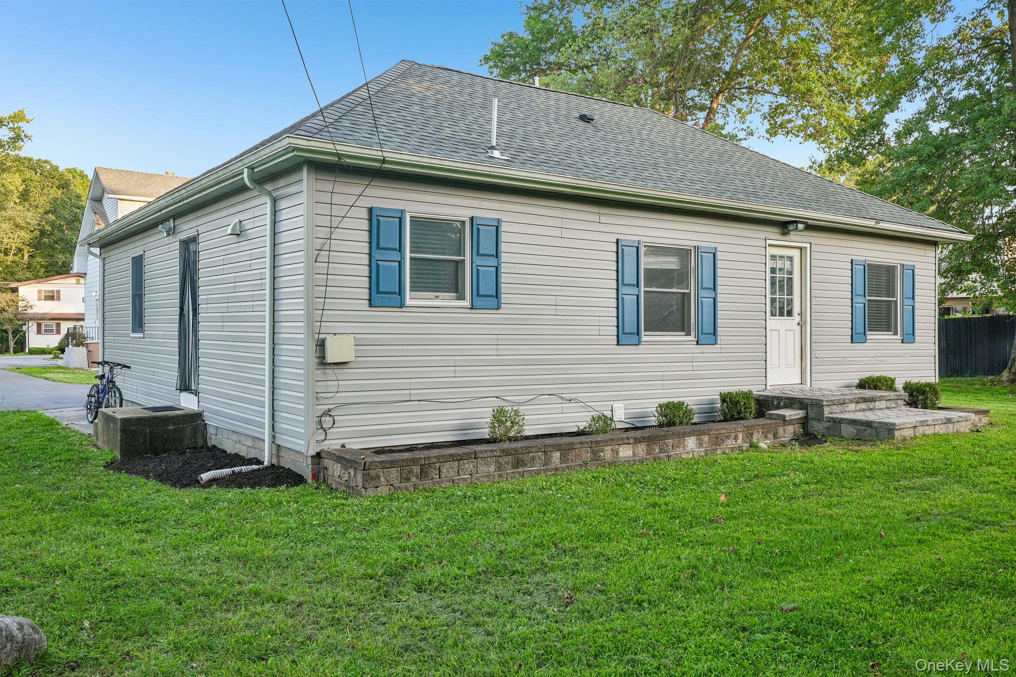 120-122 Highway Avenue Property Photo 22