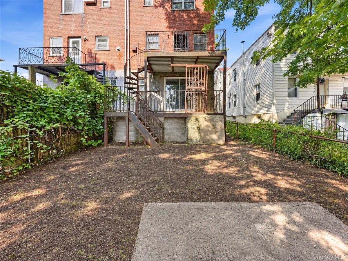 4814 Murdock Avenue Property Photo 3