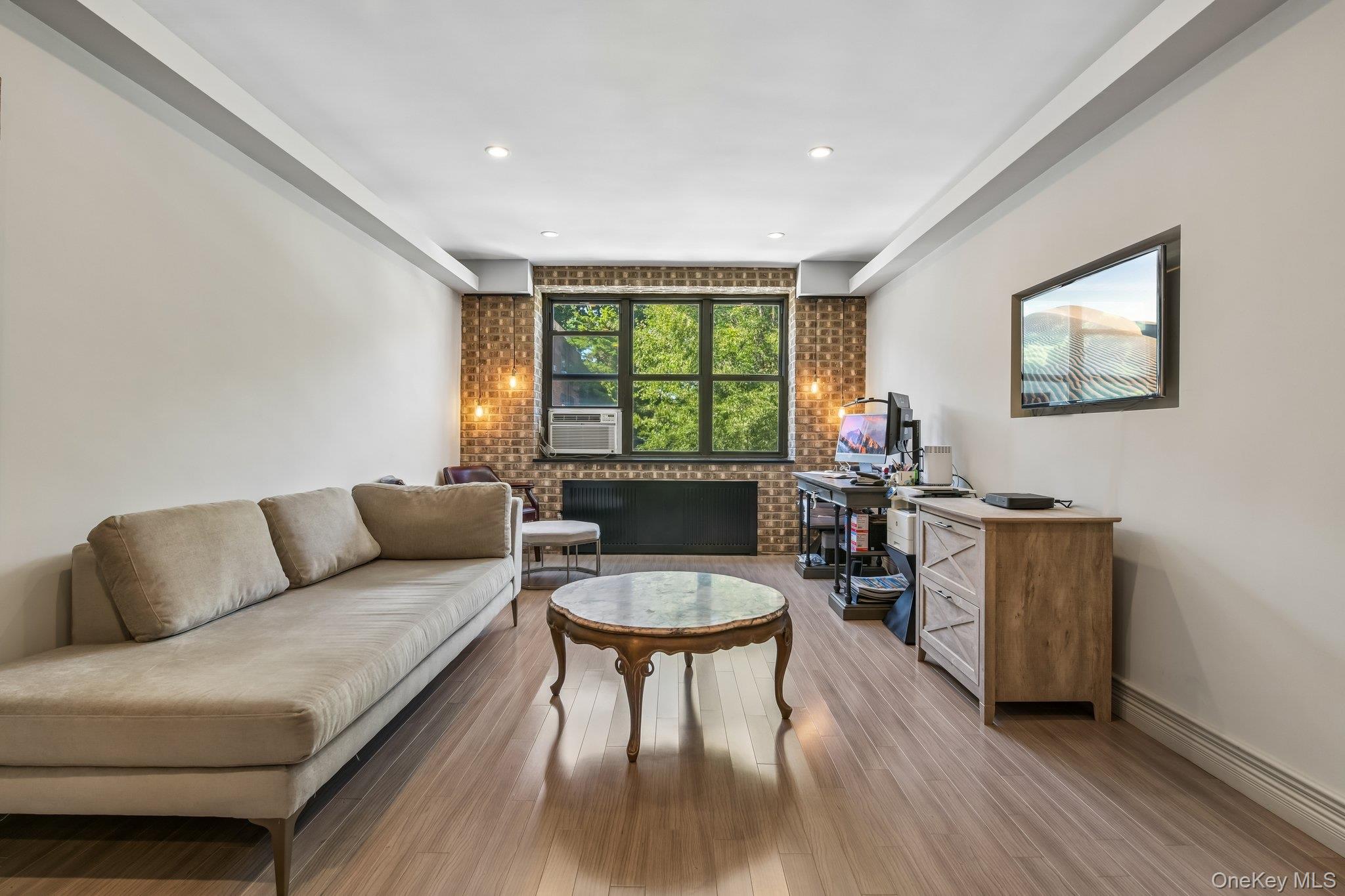 1 Town House Place 2l Property Photo 4