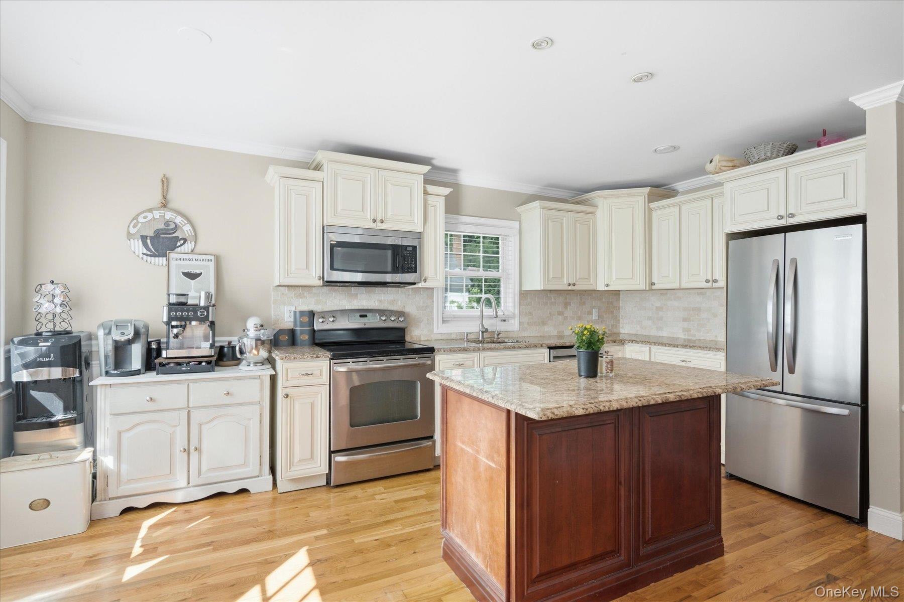 6 Hawk Road Property Photo 4