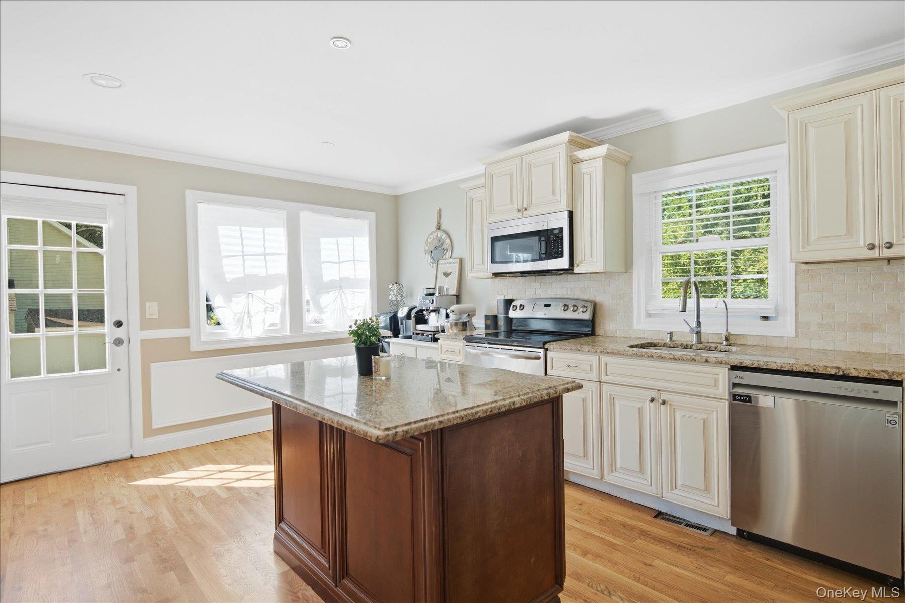 6 Hawk Road Property Photo 6