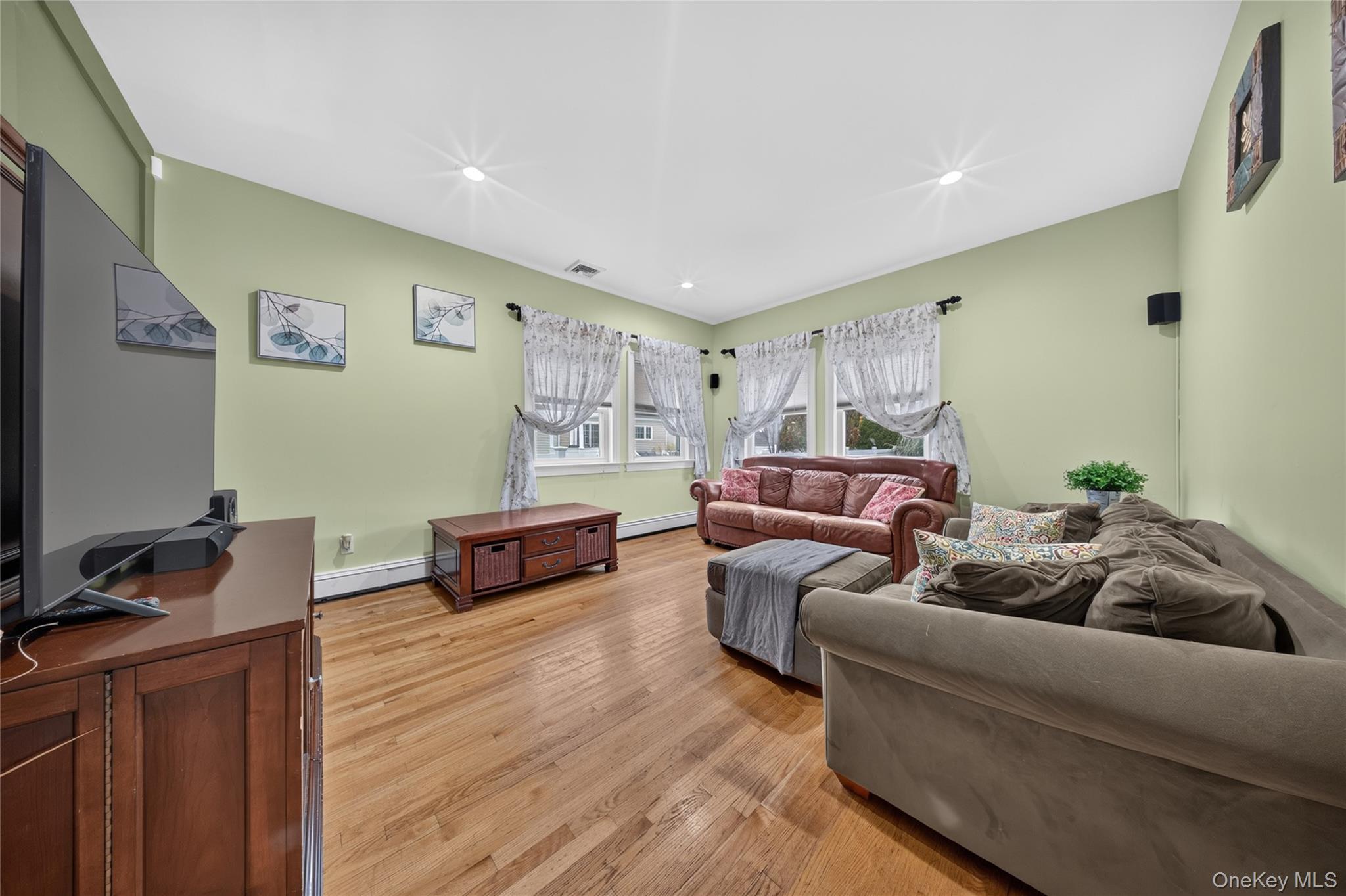 2021 Decatur Avenue Property Photo 14