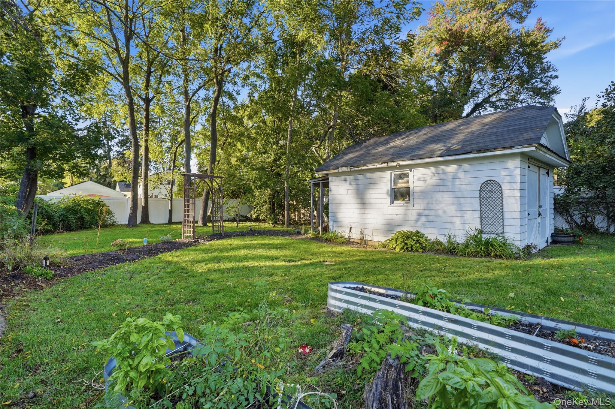 8 South Avenue Property Photo 18