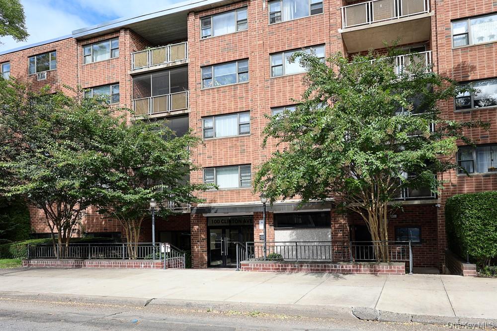 100 Clinton Avenue 2X Property Photo 1