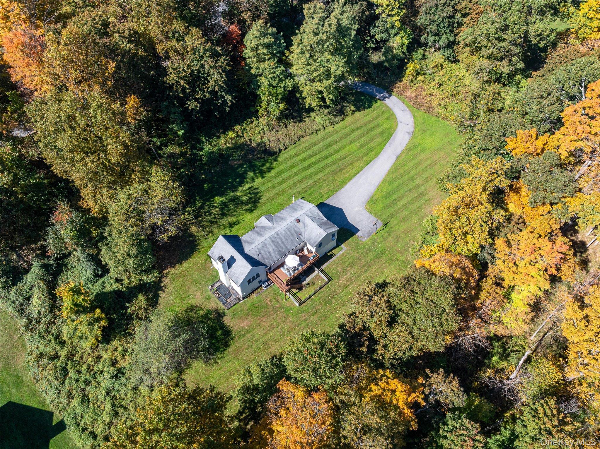 611 Birdsall Drive Property Photo 4