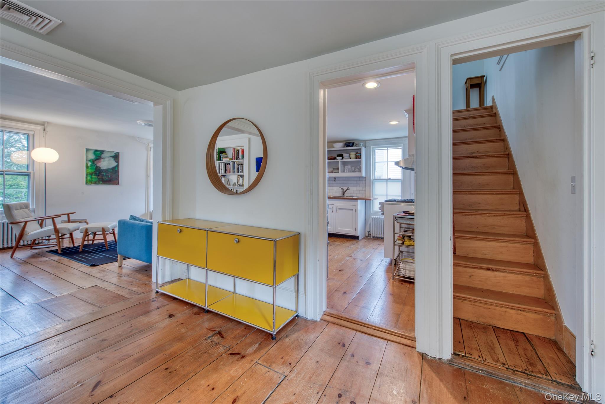 1405 Village Lane Property Photo 4