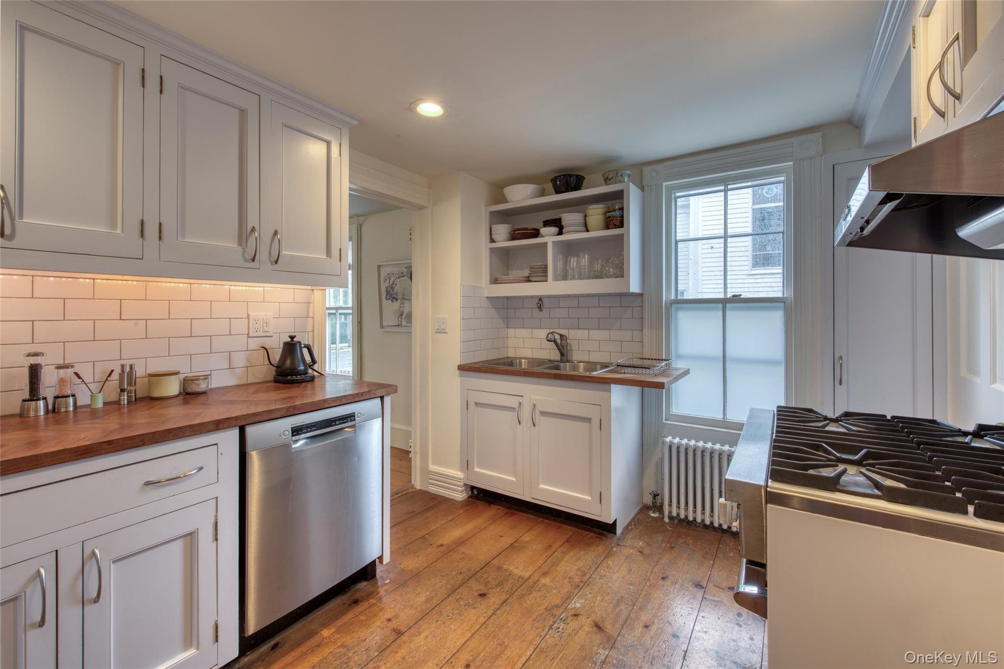 1405 Village Lane Property Photo 6