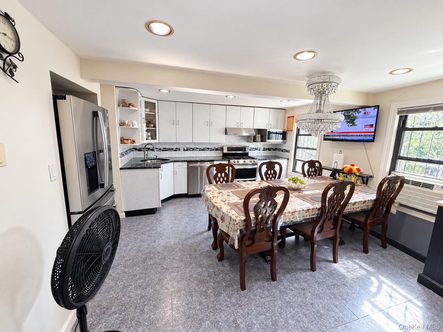 9122 Sutter Avenue Property Photo 7