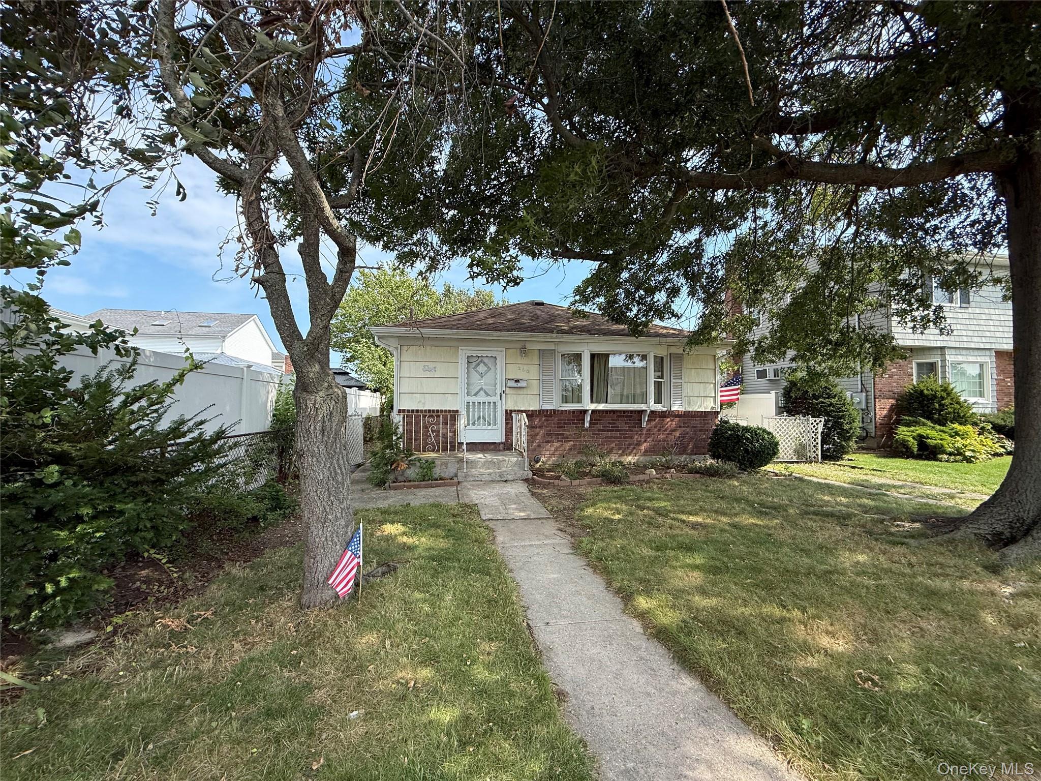 260 8th Street Property Photo 4