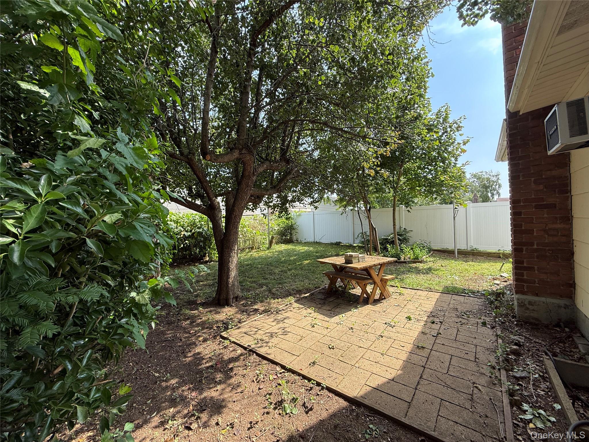 260 8th Street Property Photo 6