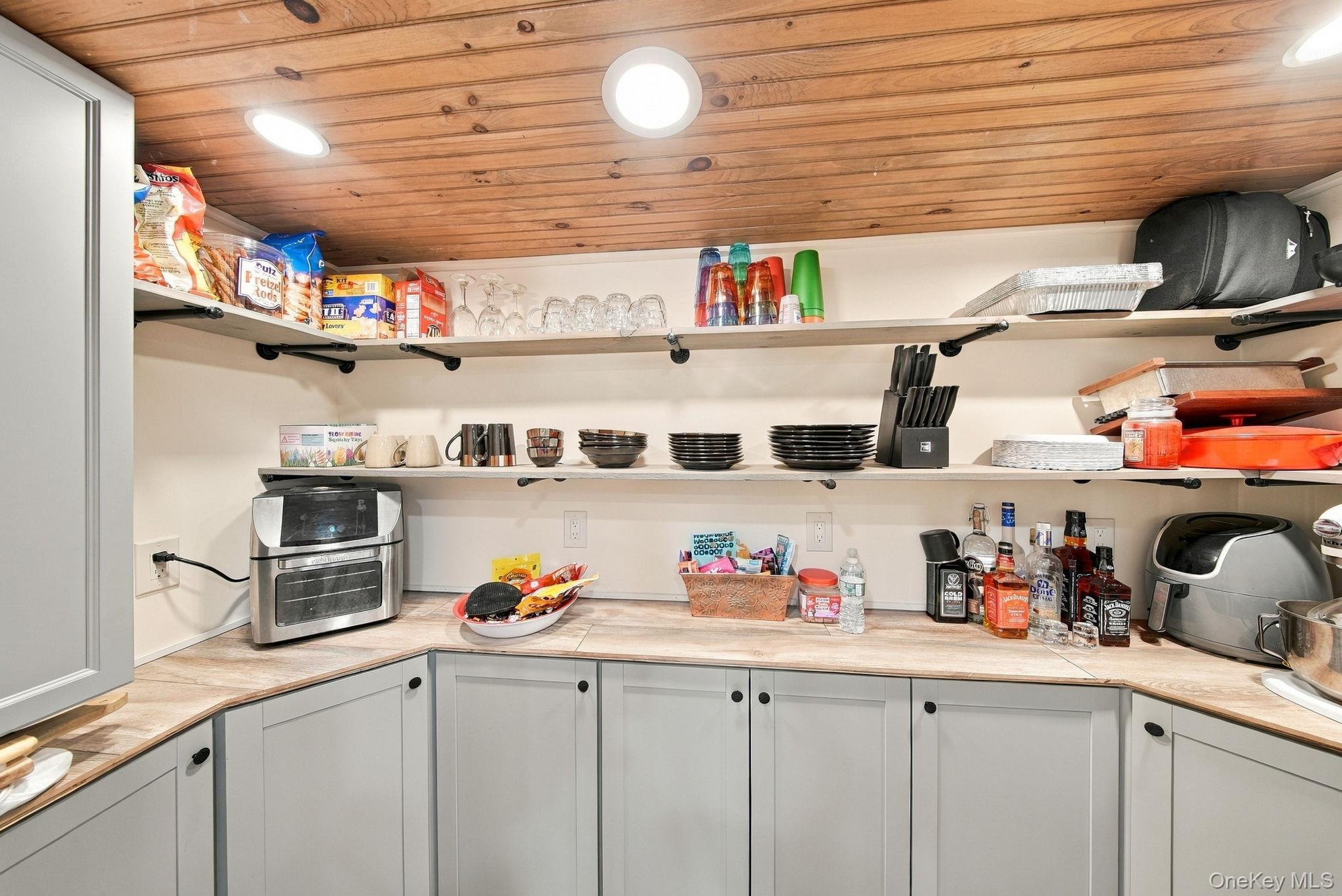 1053 Burlingham Road Property Photo 24