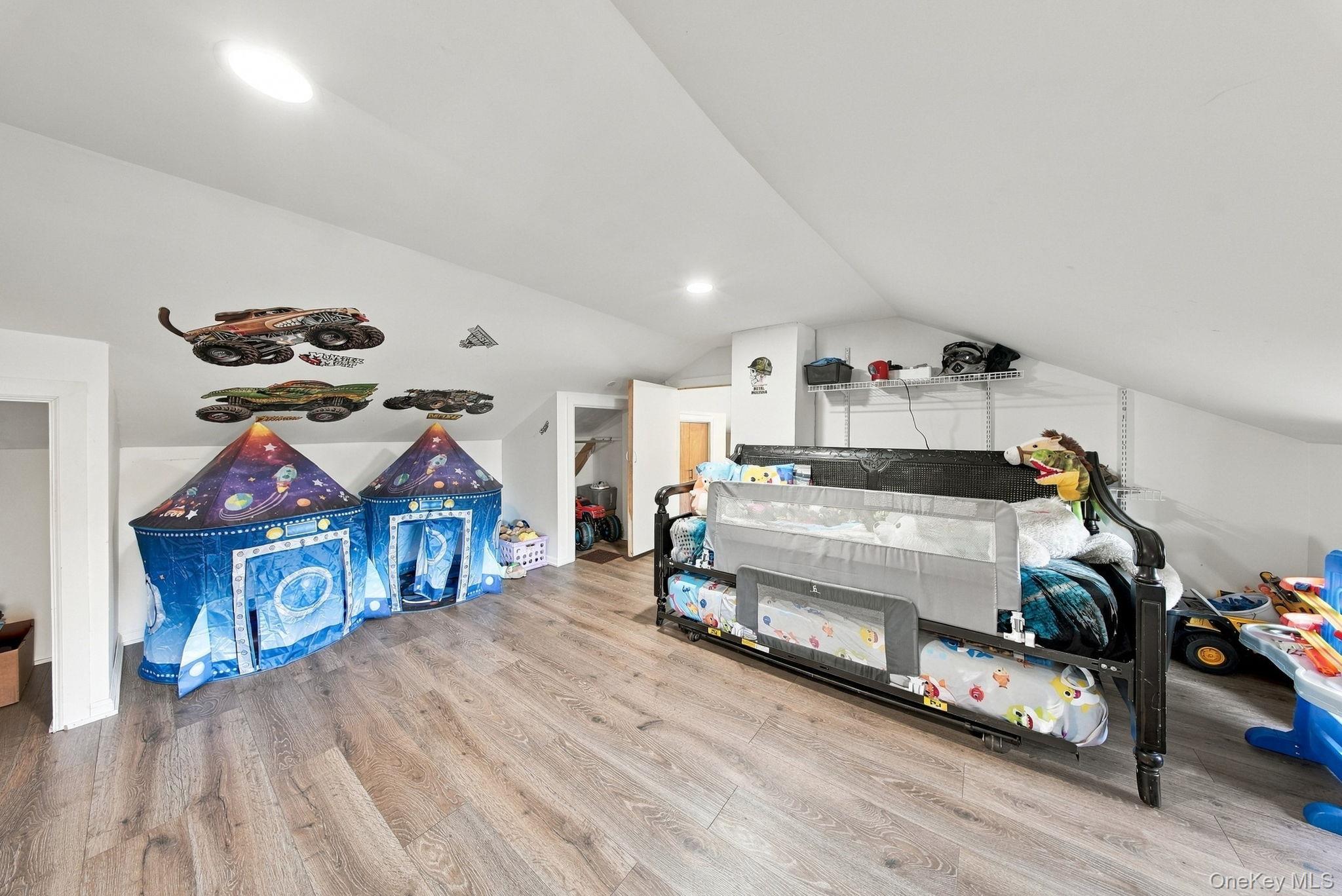 1053 Burlingham Road Property Photo 30