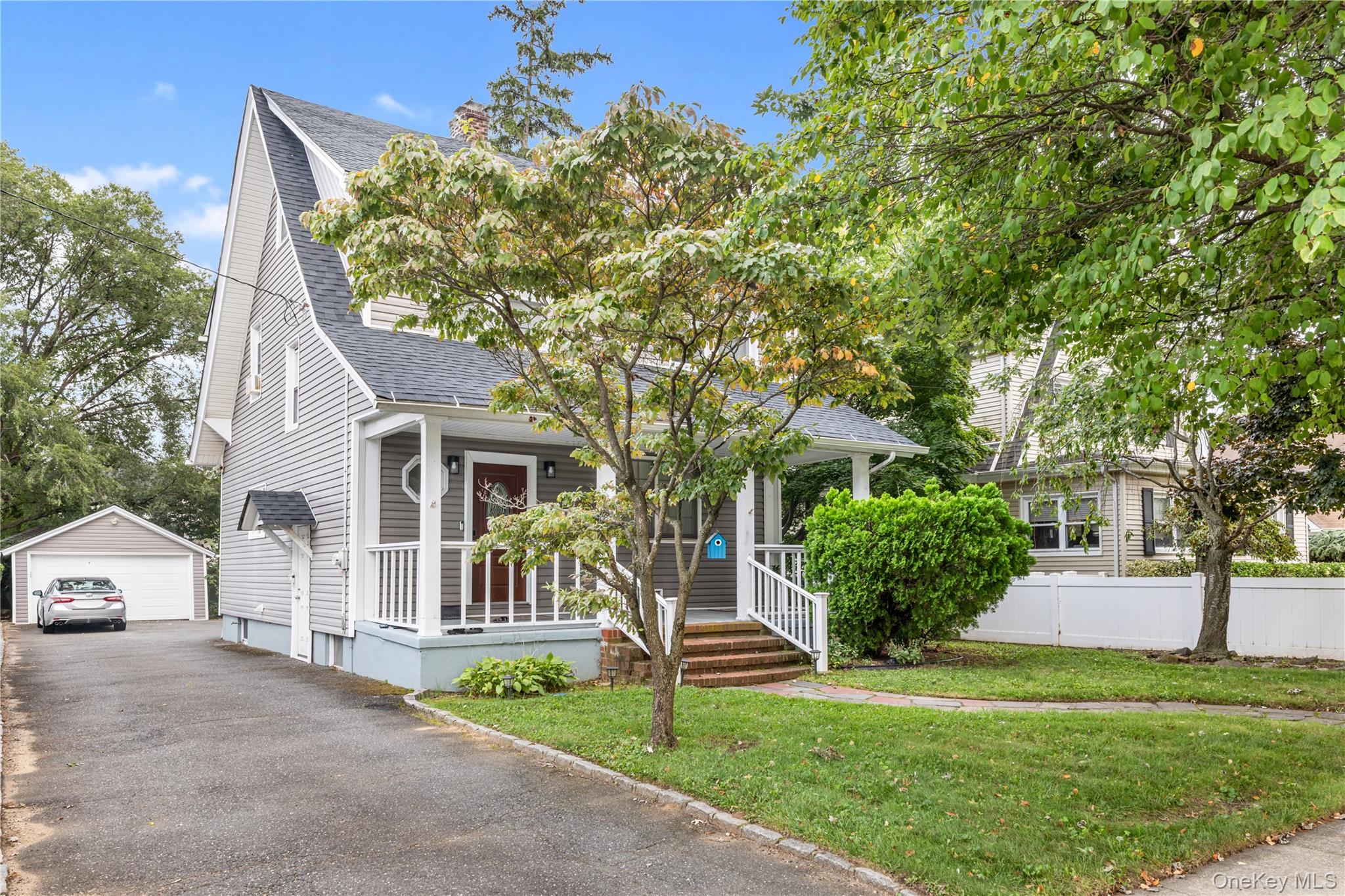 8 Rolling Street Property Photo 1