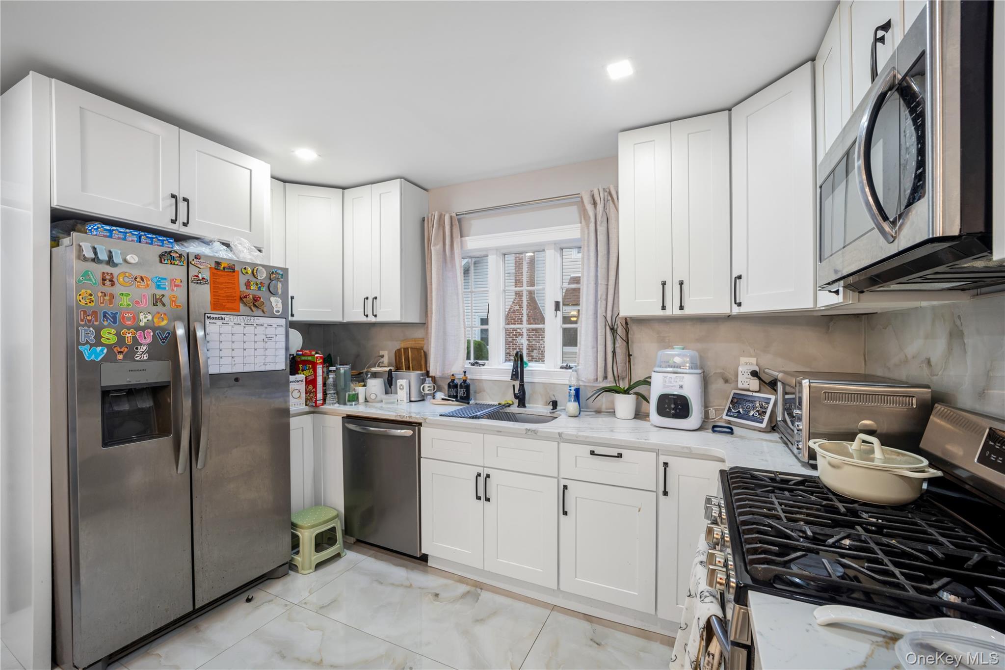 8 Rolling Street Property Photo 6