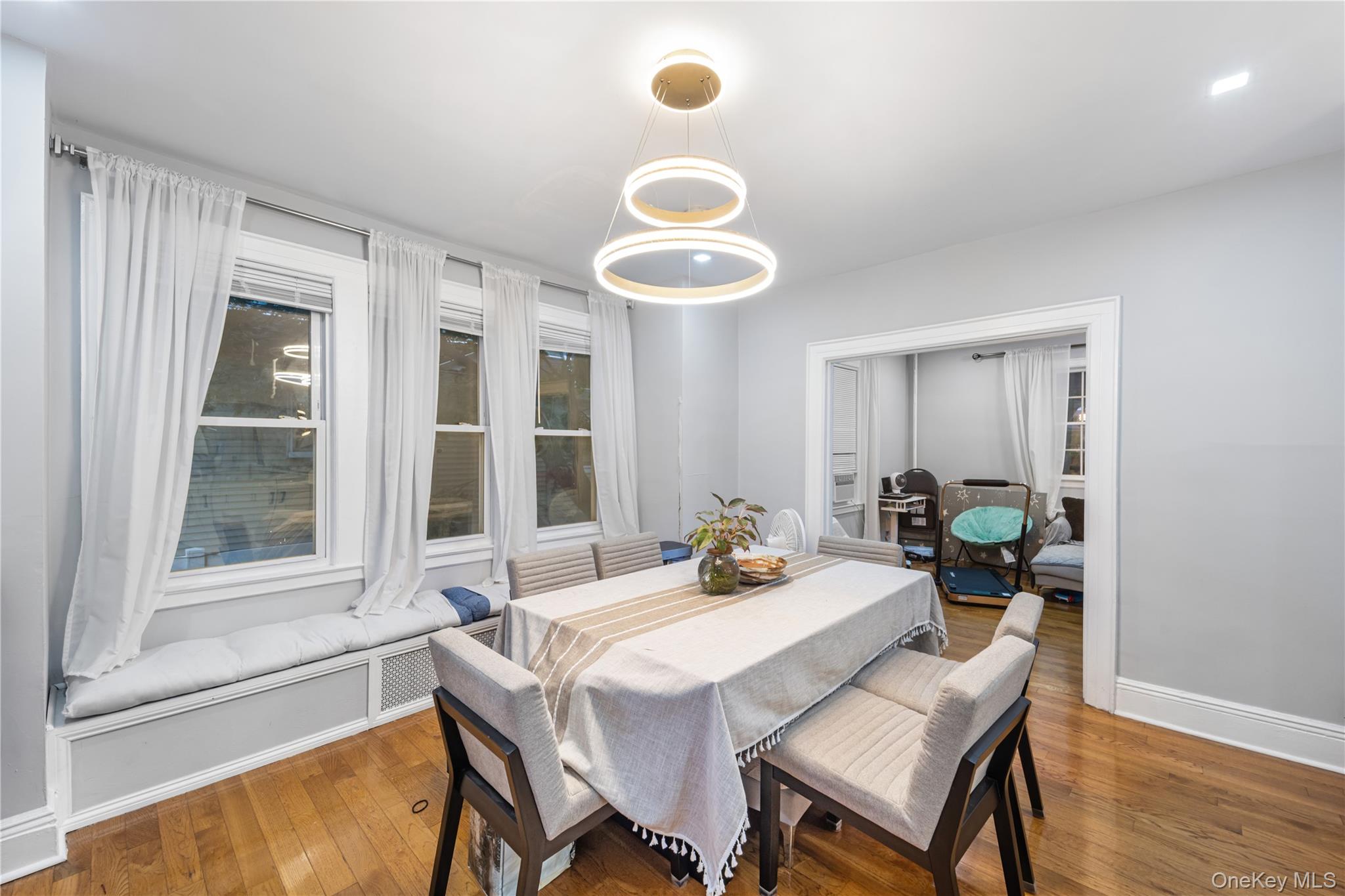 8 Rolling Street Property Photo 8